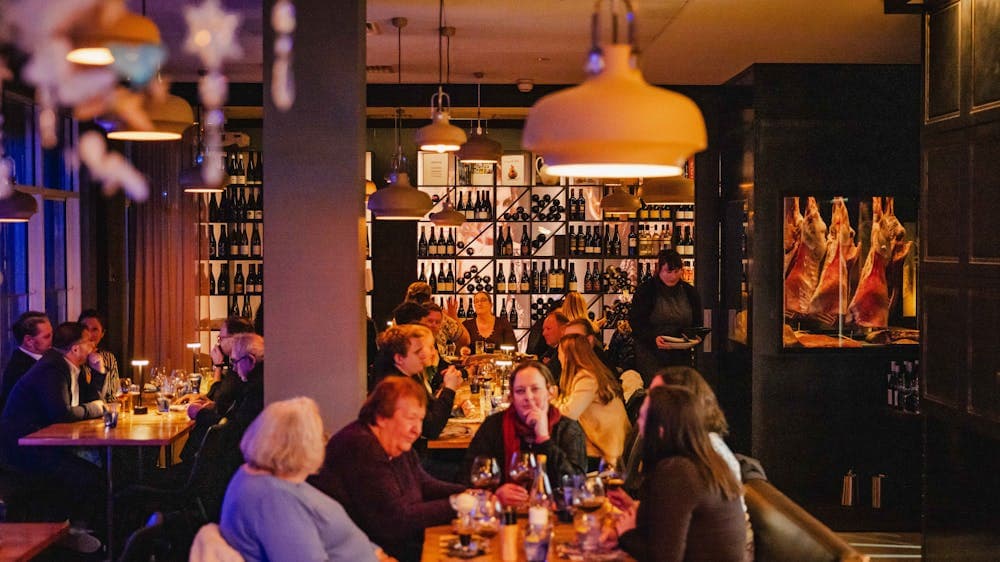 Mudbar restaurant dining with local Tasmanian farm produce