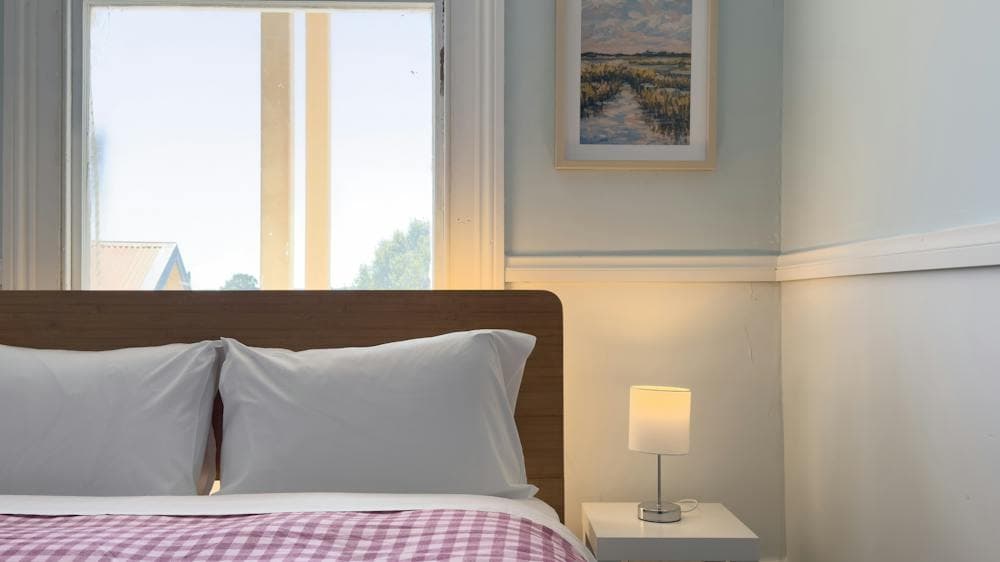 Private Queen Room